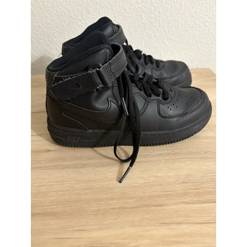 Nike Court Borough Mid 2 Unisex Kids Black Mid Top Sneakers Size 2.5 Y